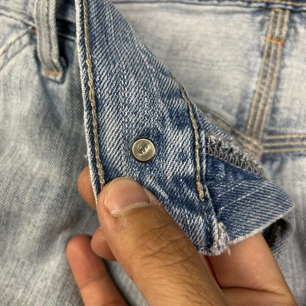 Vintage Levi's Carpenter Denim Shorts Men's Light Wash Pockets Workwear - W36 - Picture 8 of 16